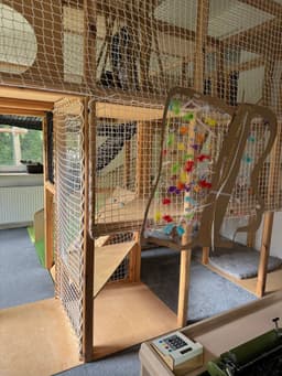 Konstrukcja ze zjeżdżalnią do zabaw ruchowych w żłobku na Bemowie thumbnail